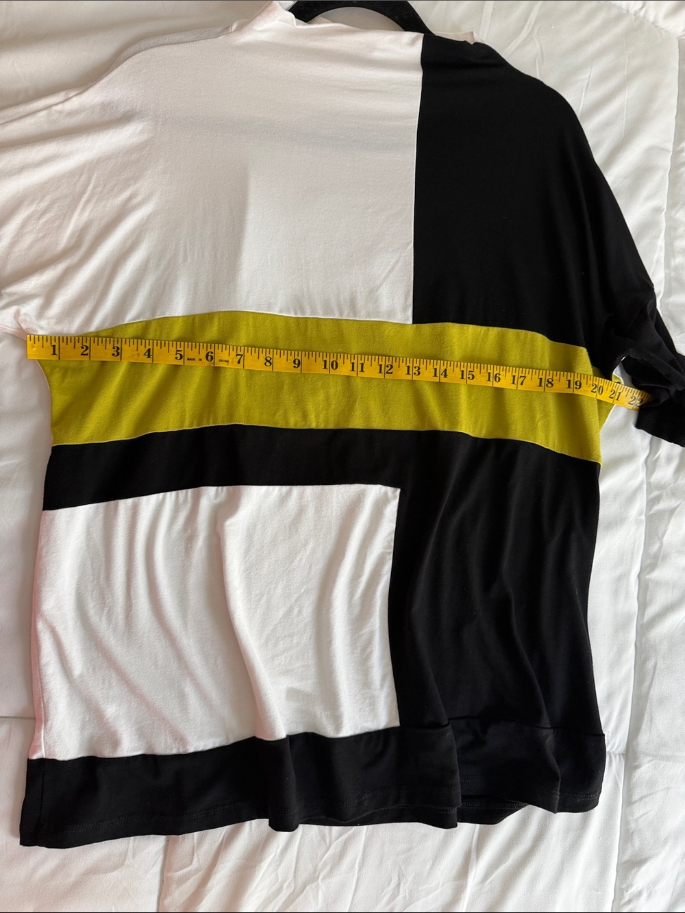 Lisa Bayne Short Sleeve Colorblock Tee in White, Black & Olive - Picture 6 of 6